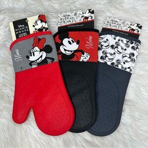 Disney NWT Mickey Mouse Minnie Mouse Kitchen Silicone Oven‎ Hand Mitt Lot of 3